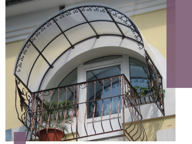 Козырьки над балконом в Камне-на-Оби — изготовление и монтаж