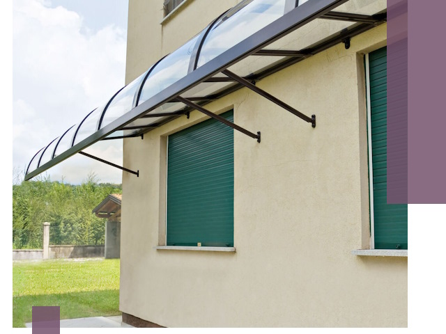 Козырьки над окнами в Камне-на-Оби — изготовление и монтаж по выгоде