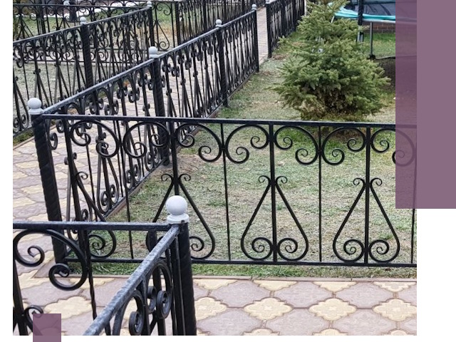 Кованые газонные ограждения под ключ в Камне-на-Оби